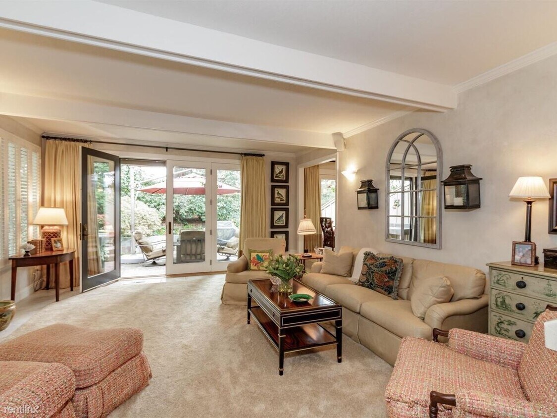 Foto principal - 3 br, 2.5 bath Townhome - 626 Sand Hill Ci...