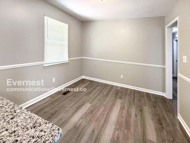 Foto del edificio - 700 15th Ct NW