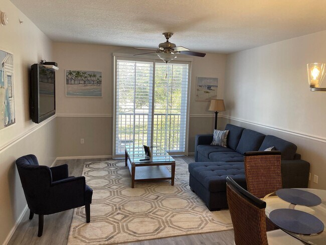 Building Photo - 580 S Sapodilla Ave