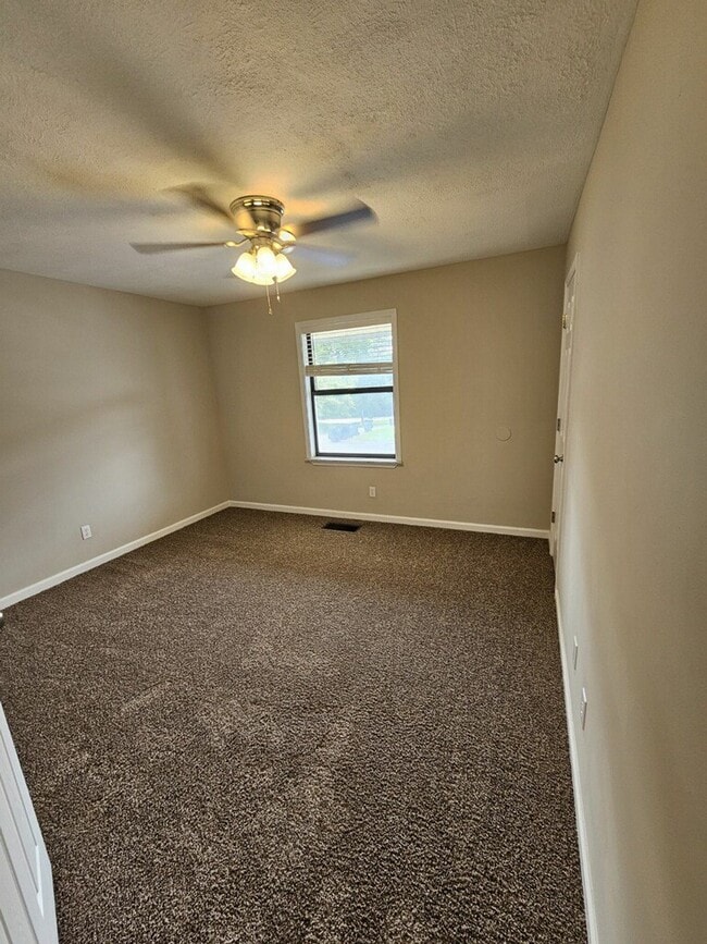 Foto del edificio - 5614 S Jefferson Ave