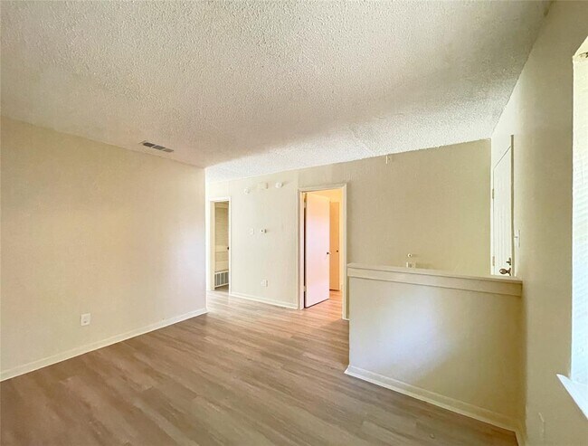 Foto del edificio - 902 N Meadows Dr
