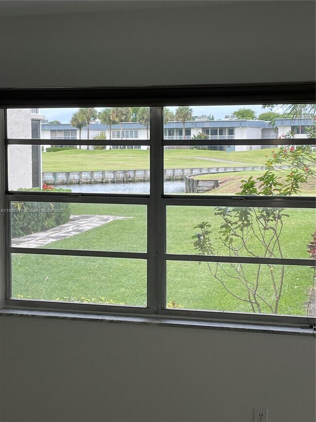 Foto del edificio - 485 Flanders K