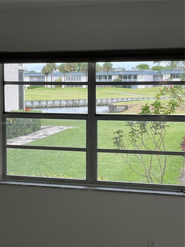 Building Photo - 485 Flanders K