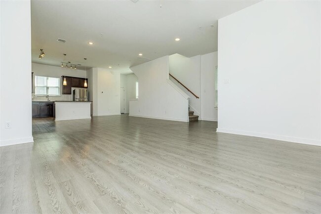 Building Photo - 712 Enchantment Trl