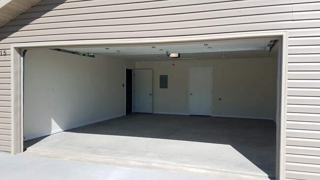 Building Photo - 105 Scarsdale Cir