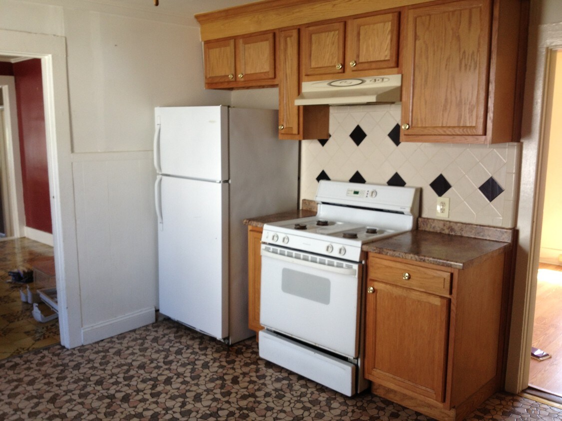 Primary Photo - 394 W Center St