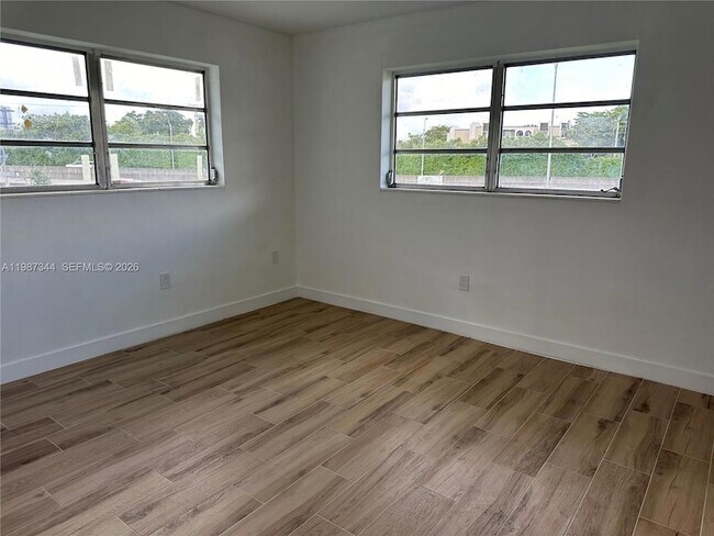 Foto del edificio - 7670 SW 82nd St