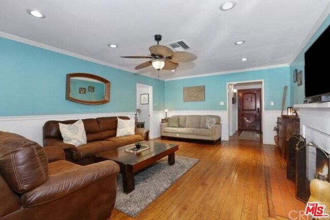 Foto del edificio - 4721 Greenbush Ave