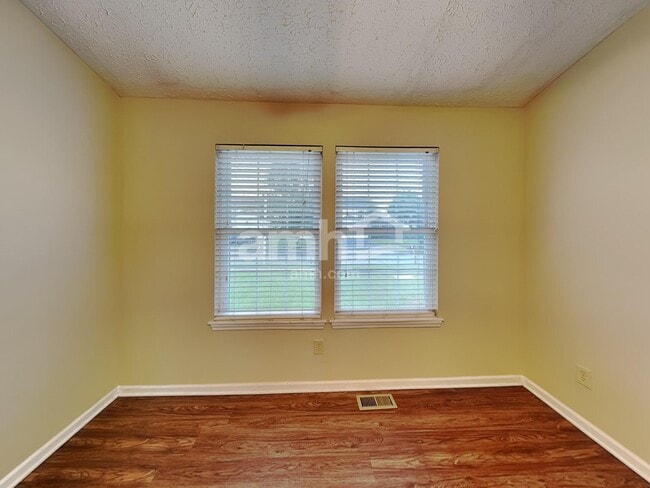 Building Photo - 1713 Convair Dr