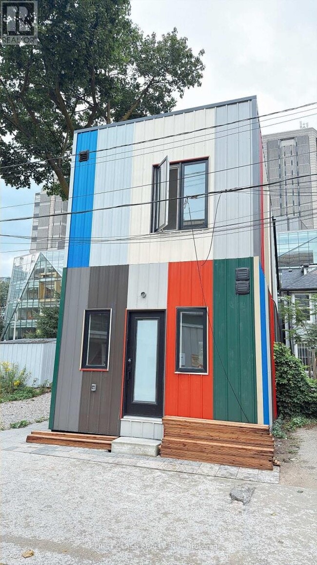 Building Photo - 356 Huron St