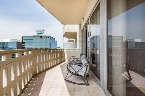 Primary Photo - 2016 Main St