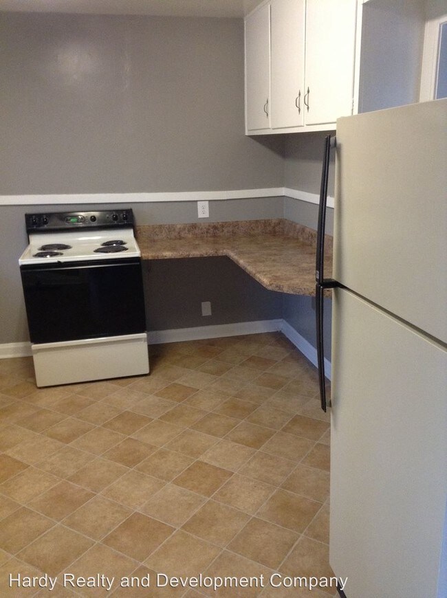 Foto del edificio - 212 1/2 Leland Ave NW