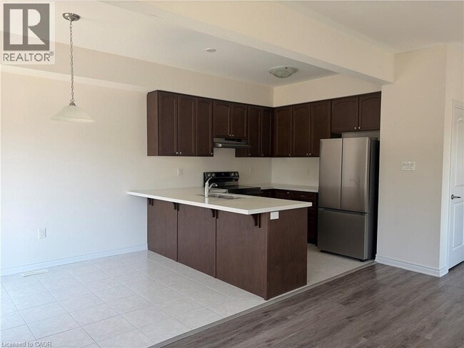 Building Photo - 305 Garner Rd W