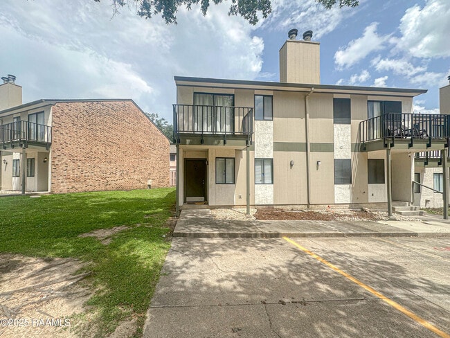Building Photo - 3500 E Simcoe St