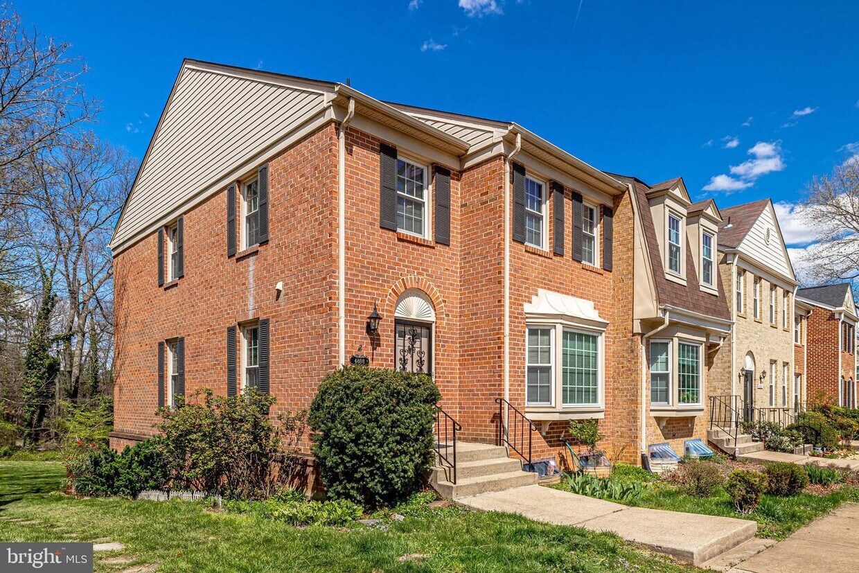 4808 Carriagepark Rd, Fairfax, VA 22032 Townhome Rentals in Fairfax