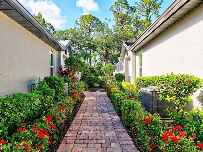 Building Photo - 1757 Tarpon Bay Dr S