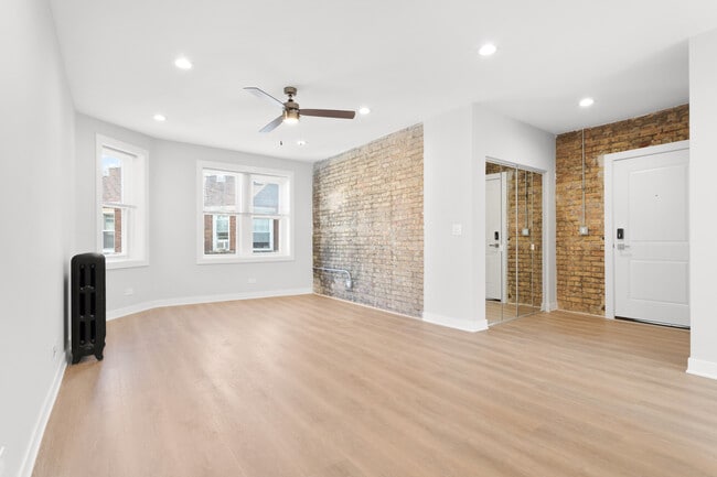 Building Photo - 7383 N Damen Ave