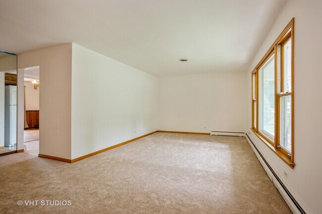 Building Photo - 568 W Potter St