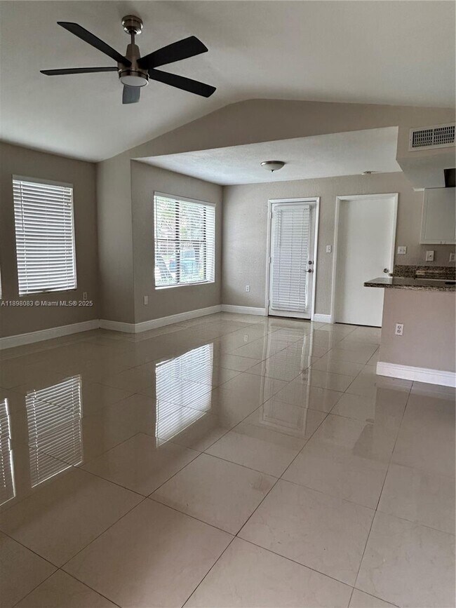 Foto del edificio - 15581 SW 104th Terrace