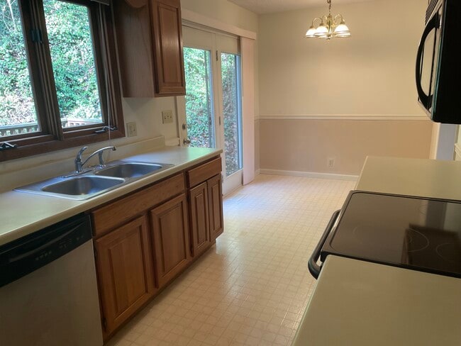 Kitchen - 6709 Langston Dr