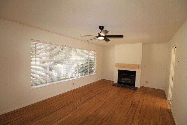 Foto del edificio - 2352 Pierpont Blvd