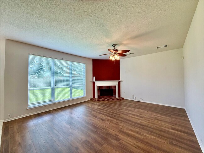 Foto del edificio - 7426 Maple Run Dr