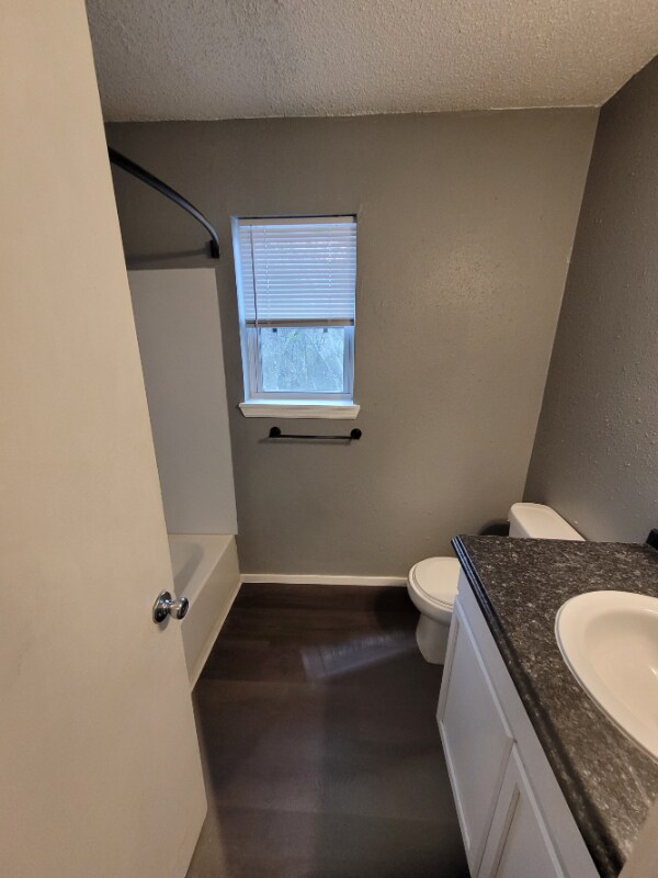 Foto del edificio - 1601 N Hills Blvd