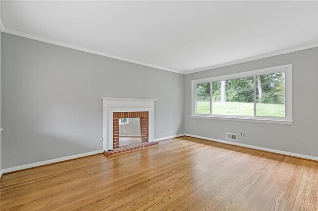 Foto del edificio - 1435 Thomas Rd