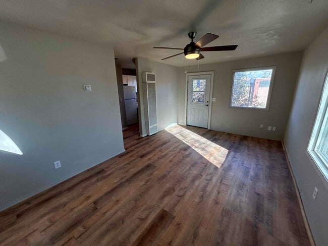 Photo - 312 1/2 W Dale St Apartment