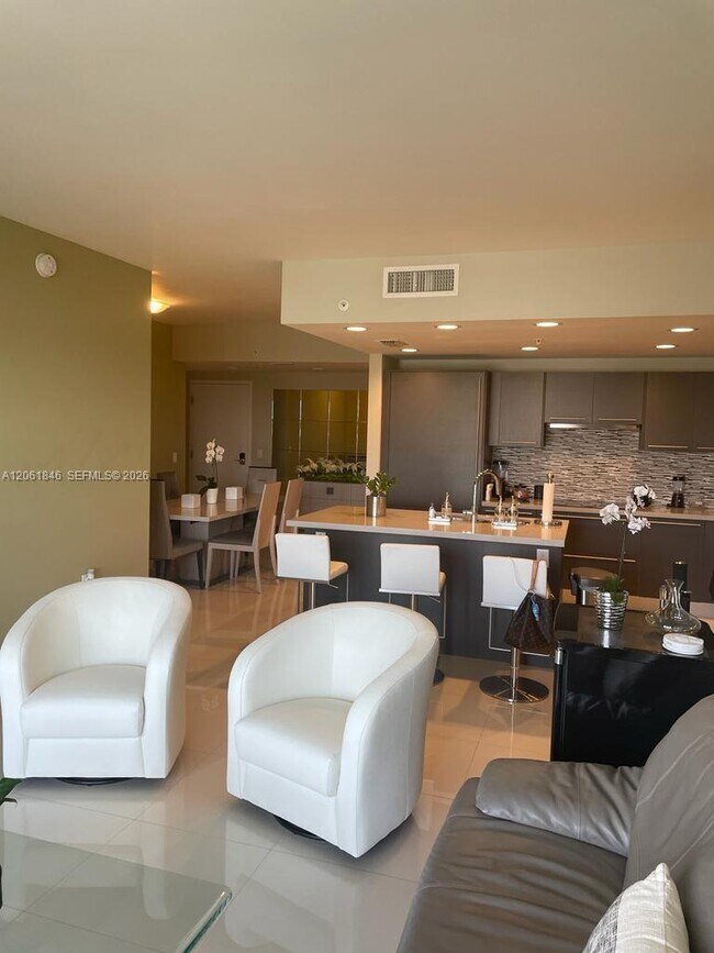 Foto del edificio - 7661 NW 107th Ave