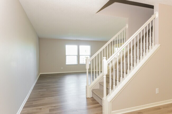 Foto del edificio - 3311 Summer Breeze Ln
