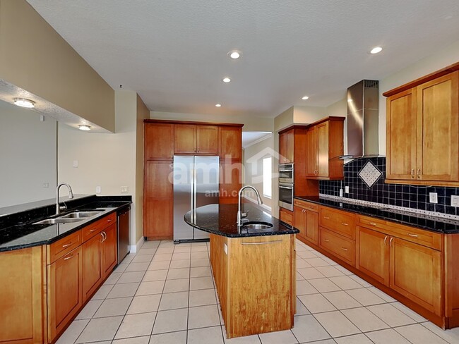 Building Photo - 7728 Glynde Hill Dr