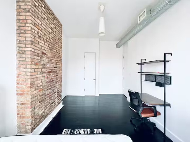 Furnished room/NOT APARTMENT - Furnished room/NOT APARTMENT