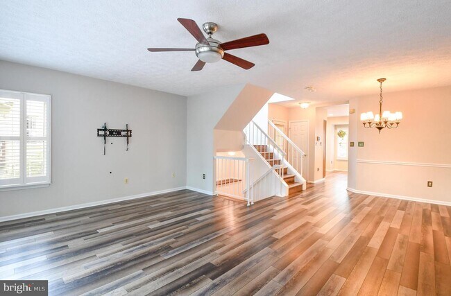 Building Photo - 15763 Widewater Dr