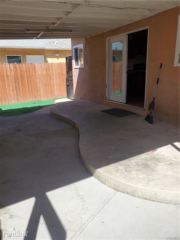 Building Photo - 3 br, 2 bath House - 18308 Saticoy St