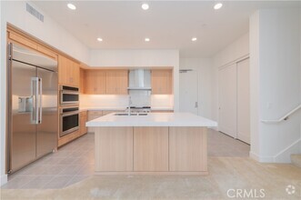 Building Photo - 1406 Rivington