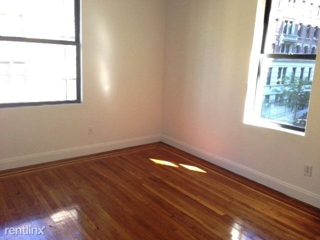 Building Photo - 615 W 150th St