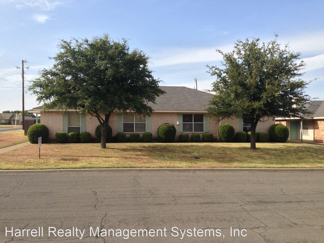 Primary Photo - 3 br, 2 bath House - 9117 Royal Lane