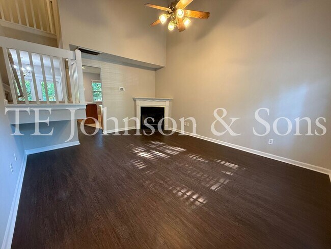 Foto del edificio - 3355 Kensington Pl