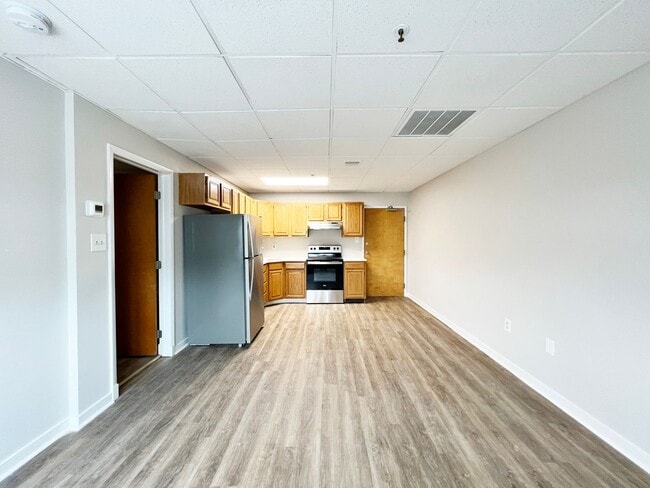 Interior Photo - 829-833 Conestoga Road