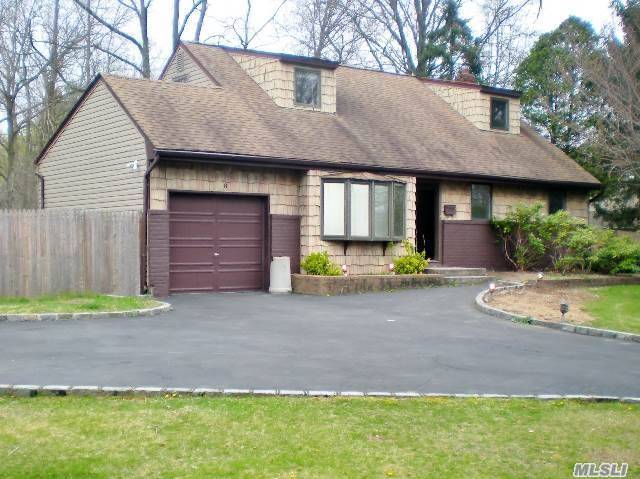 Primary Photo - 8 Pawnee Dr