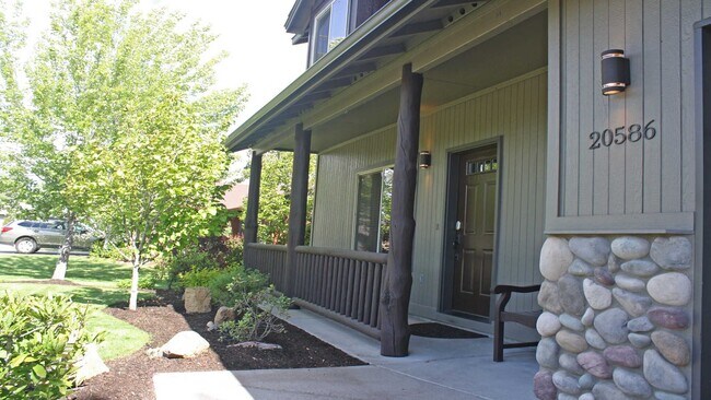 Foto del edificio - SE Bend, 4 Bedroom Home