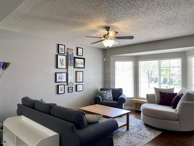 Building Photo - 2825 Dristol Dr