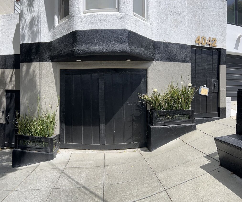 Building Photo - Charming Studio in Noe Valley