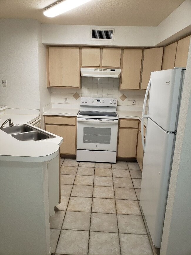 Photo - Seminole County - 3 bedroom, 2 bathroom. Apartment