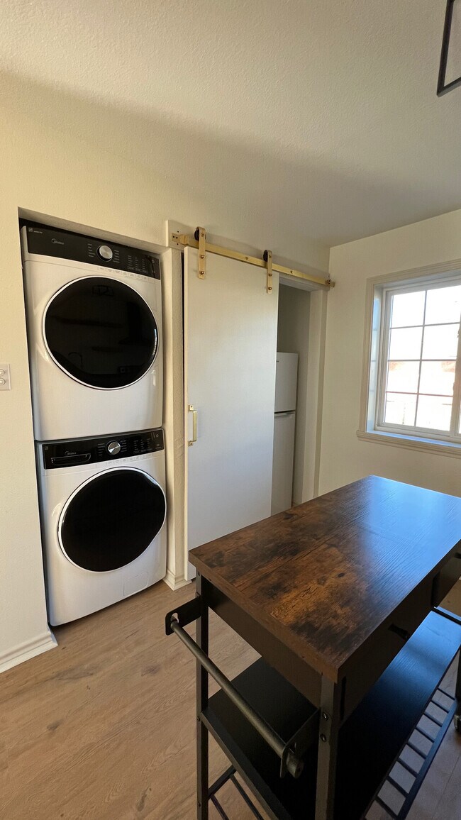 Building Photo - The Homestead 216