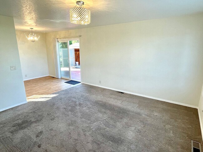 Building Photo - Parkrose Nicely Remodeled Ranch Home on Corner Lot with Carport, A/C