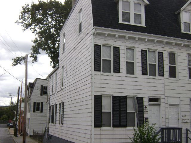 Primary Photo - 600 Salem Ave