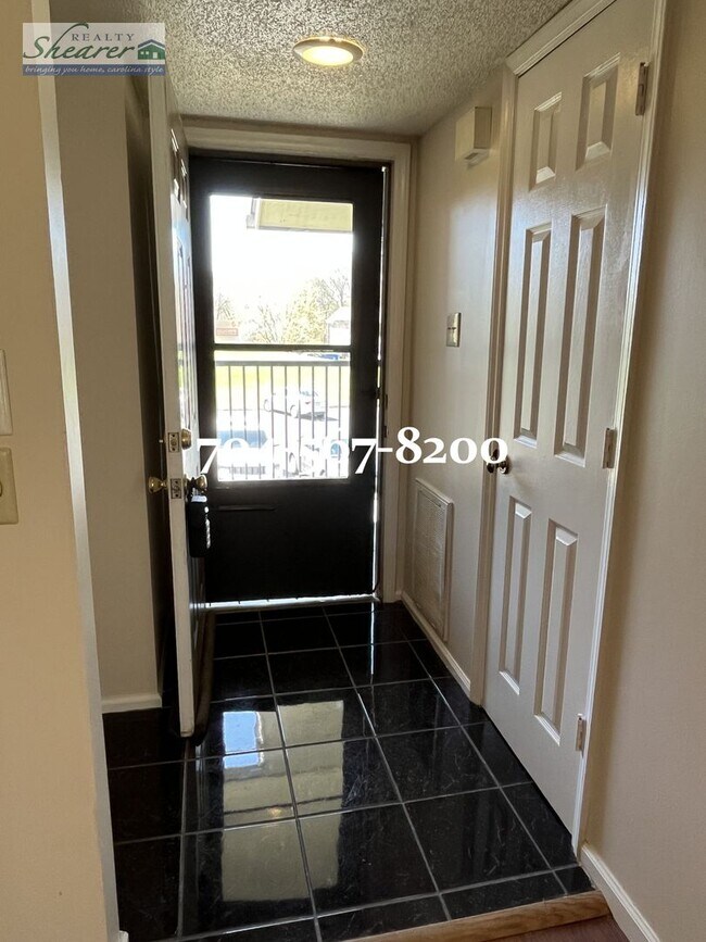 Building Photo - 1 Bedroom, 1 Bath, 2nd story Condo near Ba...