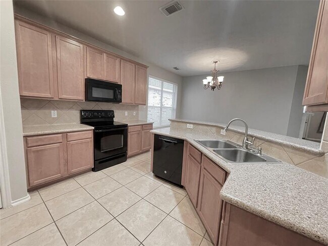 Building Photo - 22038 Field Green Dr